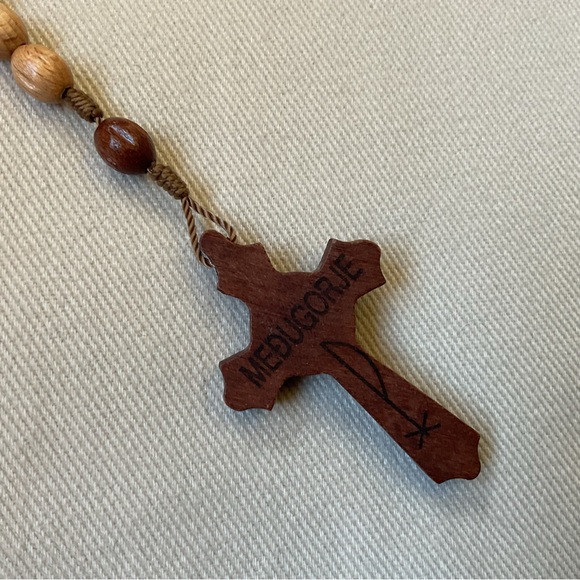Rosary Medugorje Catholic Wooden Beads - Picture 3 of 4